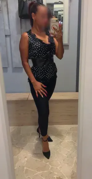 Chiara, 36