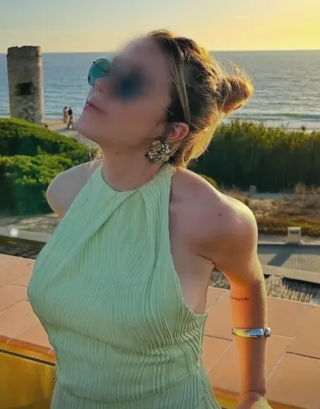 Claudia, 38