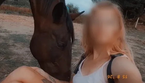 Corinna, 33