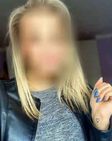 Denise, 21