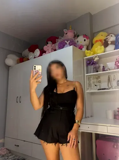 Elena, 27
