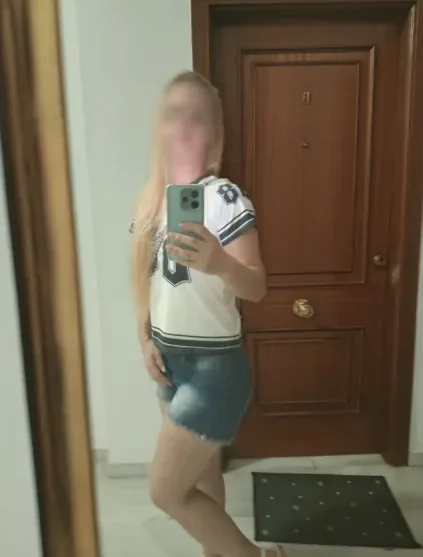 Laura, 38