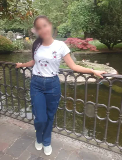 Nicole, 22