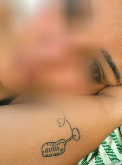 Rosa, 37