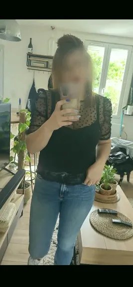 Sophie, 34