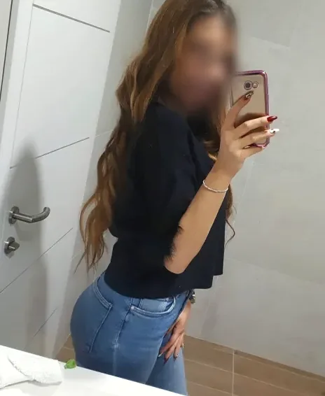 Tanja, 28
